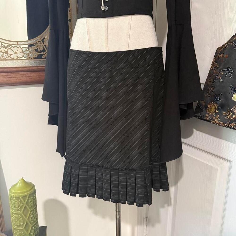 VTG Y2K Outfit JPR Black White & Pink Pinstripe Pleated Ruffle Fitted Mini Skirt